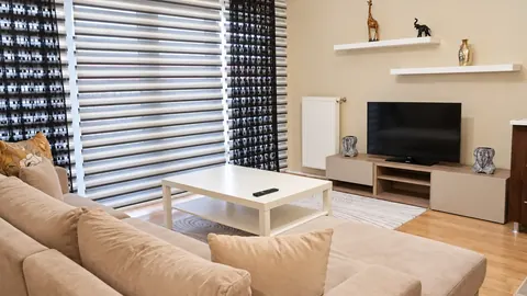 Dairelerden birinin geniş açılı salon fotoğrafı